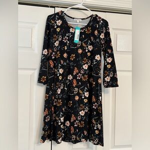 Nine Britton Skylee Brushed Knit Black Floral Print 3/4 Sleeve Shift Dress M NWT